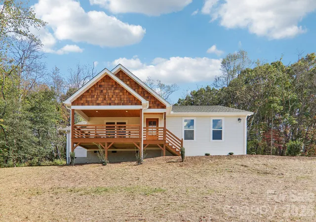Photo 2 of Single family home for sale at 129 Lincoln Ridge Dr #3, Candler, NC 28715 | MLS# 4434000 | Listing updated on 2026-10-18