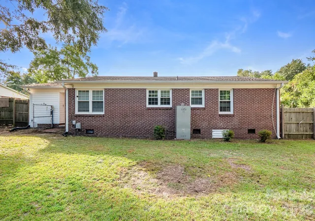 Photo 2 of Single family home for sale at 304 Sumter St, Kershaw, SC 29067 | MLS# 4434014 | Listing updated on 2026-10-13