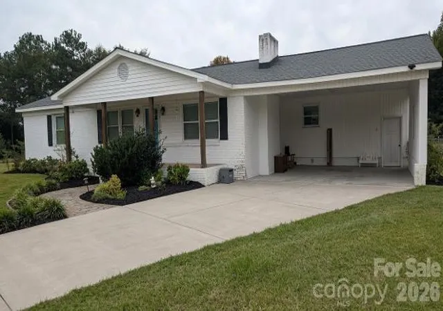 Photo 1 of Single family home for sale at 226 Cauthen St, Heath Springs, SC 29058 | MLS# 4434020 | Listing updated on 2026-10-19