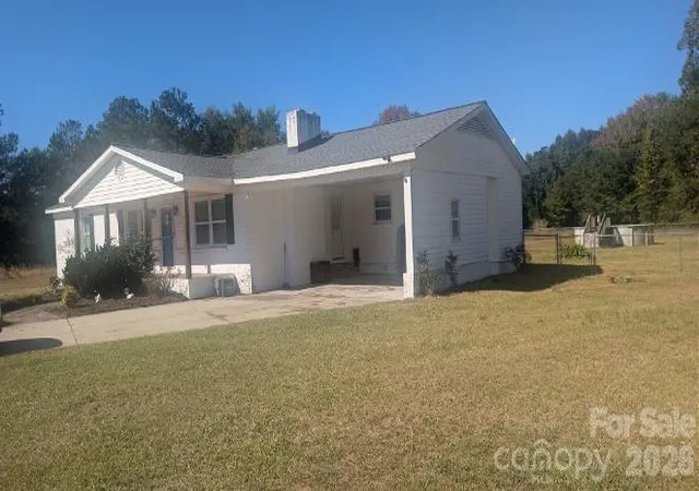 Photo 3 of Single family home for sale at 226 Cauthen St, Heath Springs, SC 29058 | MLS# 4434020 | Listing updated on 2026-10-22