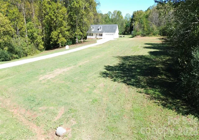 Photo 4 of Single family home for sale at 1612 Flag Ln, Vale, NC 28168 | MLS# 4434027 | Listing updated on 2026-10-26