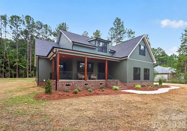 Photo 2 of Single family home for sale at 1001 Croatoan Dr, Rock Hill, SC 29730 | MLS# 4434032 | Listing updated on 2026-10-14