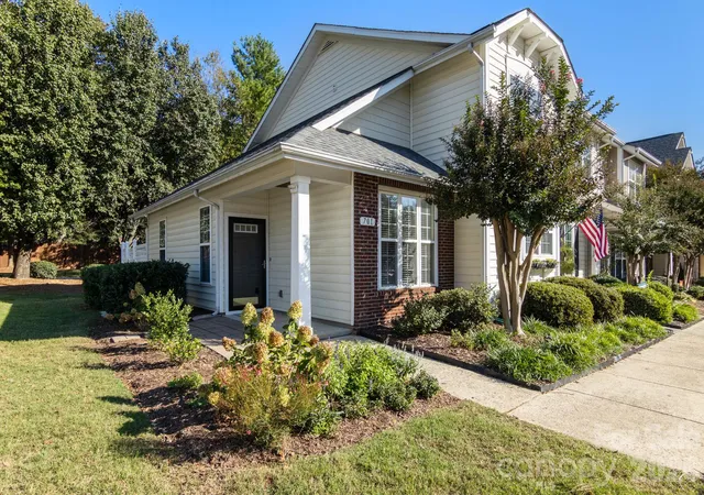 Townhouse for sale at 701 Shellstone Pl, Fort Mill, SC 29708 | MLS# 4434041