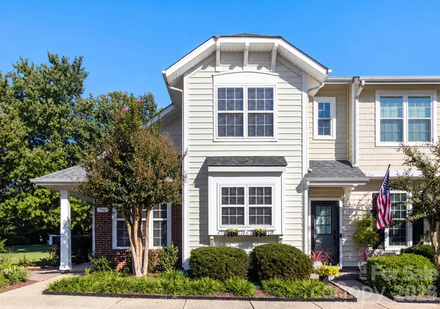 Photo 2 of Townhouse for sale at 701 Shellstone Pl, Fort Mill, SC 29708 | MLS# 4434041 | Listing updated on 2026-10-18