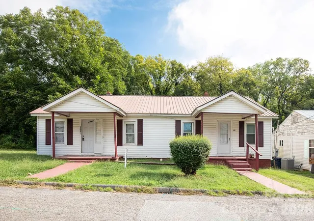 Photo 1 of Multi family home for sale at 306 E 1st Street, Lexington, NC 27292 | MLS# 4434048 | Listing updated on 2026-10-13