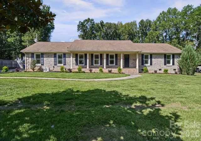 Photo 1 of Single family home for sale at 7301 Pine Lake Ln, Mint Hill, NC 28227 | MLS# 4434053 | Listing updated on 2026-10-25