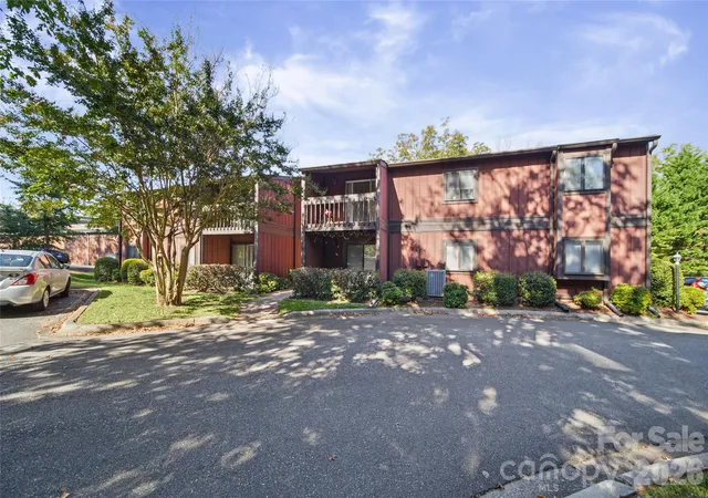 Photo 3 of Condo for sale at 47 Edgewood Ave #Apt. B8, Concord, NC 28025 | MLS# 4434073 | Listing updated on 2026-10-28