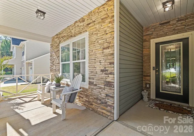 Photo 2 of Single family home for sale at 7007 Shaw Ct, Fort Mill, SC 29707 | MLS# 4434076 | Listing updated on 2026-10-20