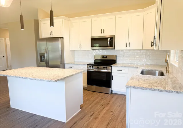 Photo 3 of Single family home for sale at 212 Bethpage Rd, Kannapolis, NC 28081 | MLS# 4434080 | Listing updated on 2026-10-17