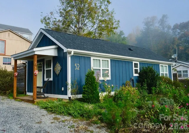 Photo 1 of Single family home for sale at 52 North Ln, Brevard, NC 28712 | MLS# 4434084 | Listing updated on 2026-10-20