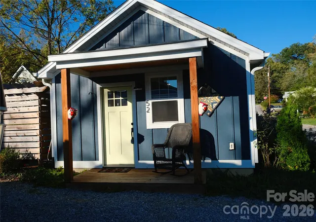 Photo 2 of Single family home for sale at 52 North Ln, Brevard, NC 28712 | MLS# 4434084 | Listing updated on 2026-10-20