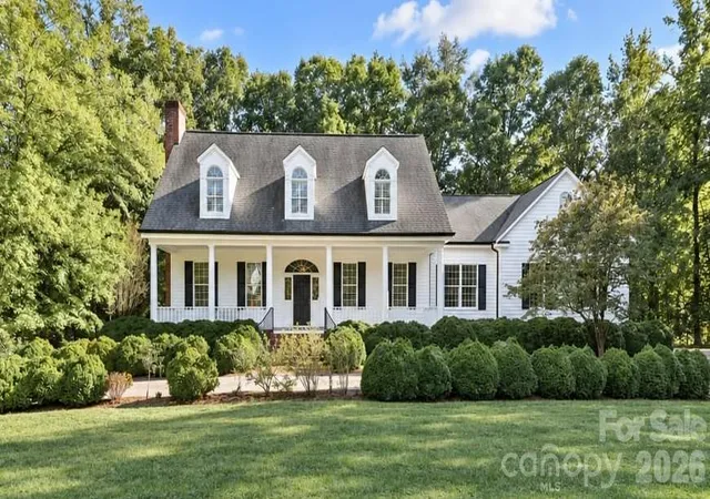 Photo 1 of Single family home for sale at 3230 Broadmoor Dr, Statesville, NC 28625 | MLS# 4434085 | Listing updated on 2026-10-20