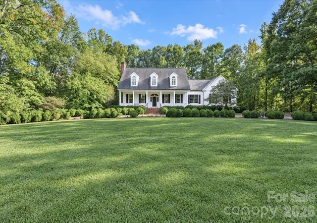 Photo 2 of Single family home for sale at 3230 Broadmoor Dr, Statesville, NC 28625 | MLS# 4434085 | Listing updated on 2026-10-20