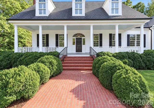 Photo 3 of Single family home for sale at 3230 Broadmoor Dr, Statesville, NC 28625 | MLS# 4434085 | Listing updated on 2026-10-20