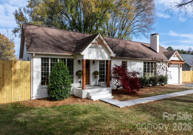 Photo 2 of Single family home for sale at 7770 Sherrills Frd Rd, Sherrills Ford, NC 28673 | MLS# 4434087 | Listing updated on 2026-10-25