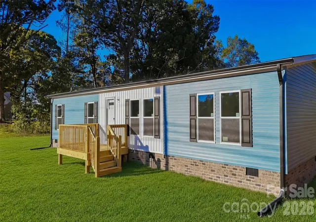 Photo 1 of Single family home for sale at 105 Estate Dr, Statesville, NC 28625 | MLS# 4434088 | Listing updated on 2026-10-14