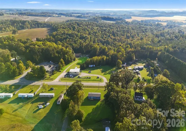 Photo 4 of Single family home for sale at 105 Estate Dr, Statesville, NC 28625 | MLS# 4434088 | Listing updated on 2026-10-14
