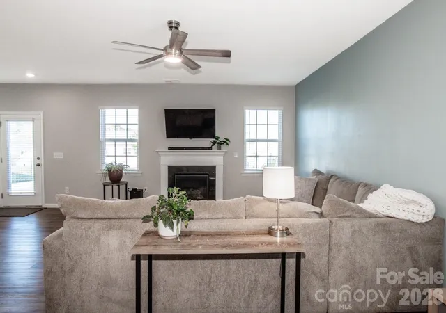 Photo 3 of Single family home for sale at 1944 Lowland Shade Ct, Maiden, NC 28650 | MLS# 4434095 | Listing updated on 2026-10-28