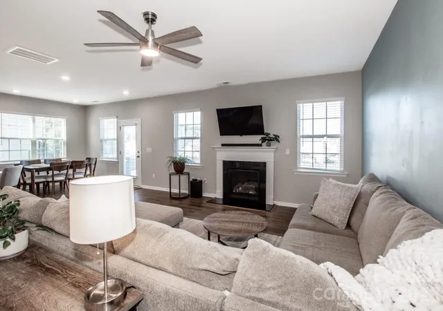 Photo 4 of Single family home for sale at 1944 Lowland Shade Ct, Maiden, NC 28650 | MLS# 4434095 | Listing updated on 2026-10-28