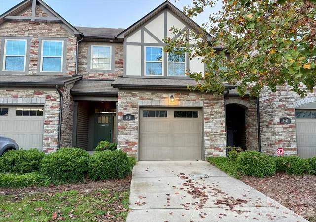 Photo 1 of Townhouse for sale at 9441 Glenburn Ln, Charlotte, NC 28278 | MLS# 4434097 | Listing updated on 2026-10-19