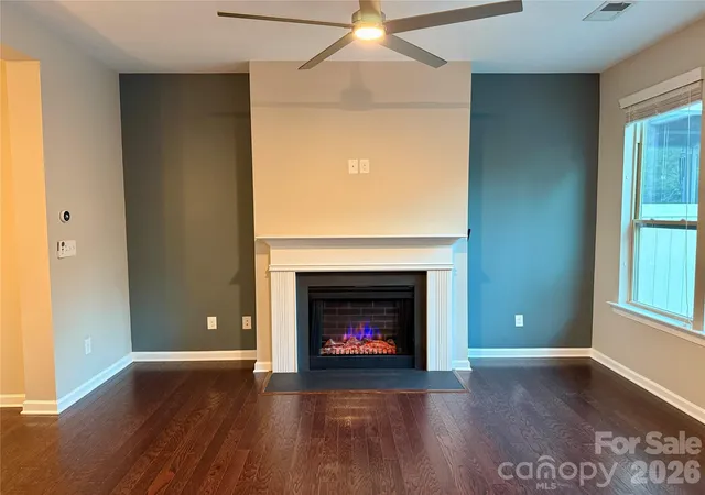 Photo 2 of Townhouse for sale at 9441 Glenburn Ln, Charlotte, NC 28278 | MLS# 4434097 | Listing updated on 2026-10-19