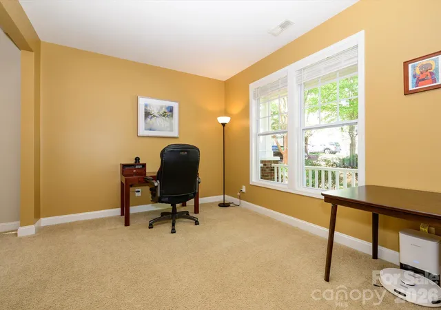 Photo 4 of Single family home for sale at 9833 Coatbridge Dr, Charlotte, NC 28269 | MLS# 4434113 | Listing updated on 2026-10-26