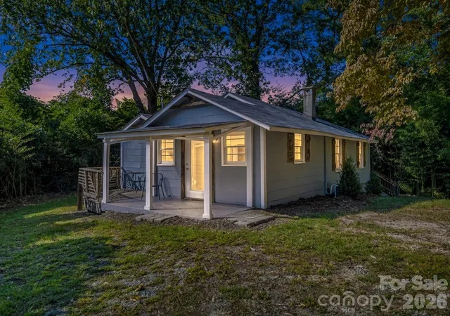 Photo 1 of Single family home for sale at 51 Shepherd St, Tryon, NC 28782 | MLS# 4434123 | Listing updated on 2026-10-23
