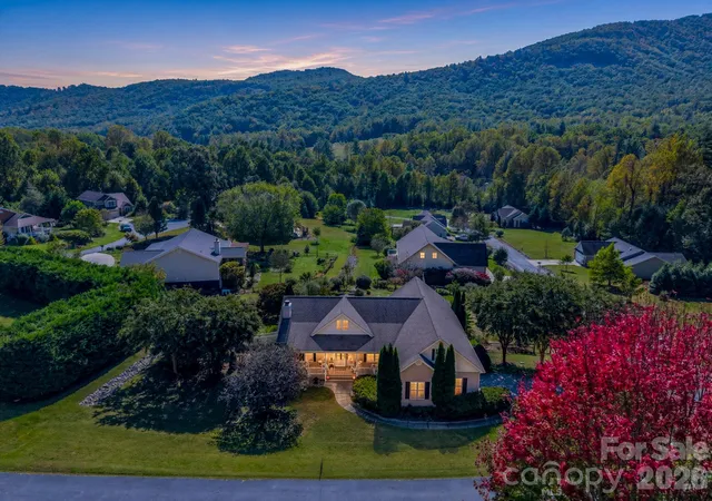 Photo 1 of Single family home for sale at 215 N Crab Meadow Dr, Hendersonville, NC 28739 | MLS# 4434127 | Listing updated on 2026-10-15