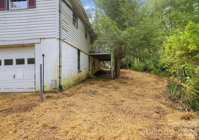 Photo 4 of Single family home for sale at 2131 Deep Frd Rd, Lansing, NC 28643 | MLS# 4434130 | Listing updated on 2026-10-14