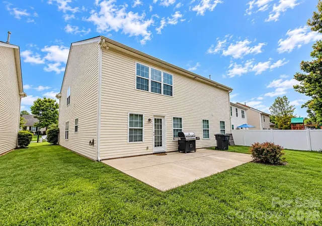 Photo 4 of Single family home for sale at 1524 Andora Dr, Rock Hill, SC 29732 | MLS# 4434137 | Listing updated on 2026-10-15