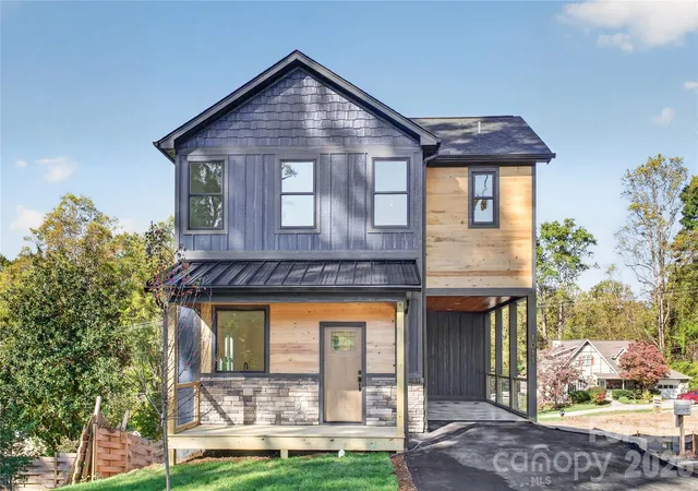 Single family home for sale at 1011 Fassifern Ct, Hendersonville, NC 28791 | MLS# 4434161 | Listing updated on 2026-10-20
