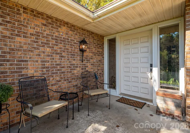 Photo 3 of Single family home for sale at 165 Horizon View Dr, Horse Shoe, NC 28742 | MLS# 4434165 | Listing updated on 2026-10-16