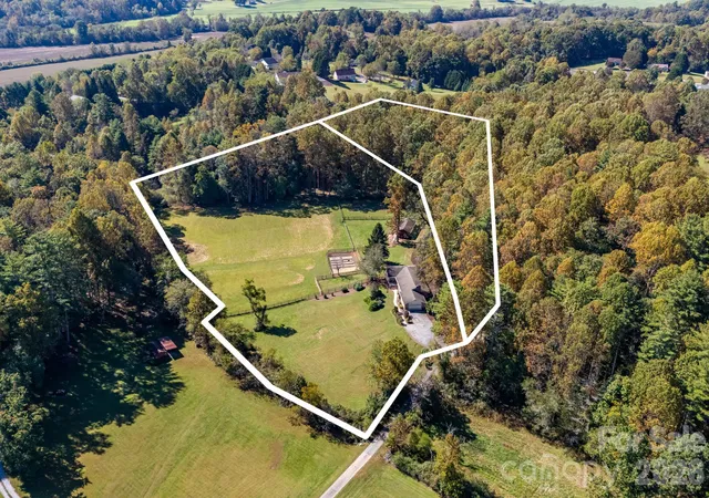 Photo 48 of Single family home for sale at 165 Horizon View Dr, Horse Shoe, NC 28742 | MLS# 4434165 | Listing updated on 2026-10-16