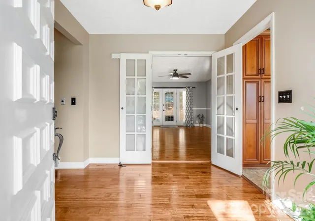Photo 4 of Single family home for sale at 165 Horizon View Dr, Horse Shoe, NC 28742 | MLS# 4434165 | Listing updated on 2026-10-16