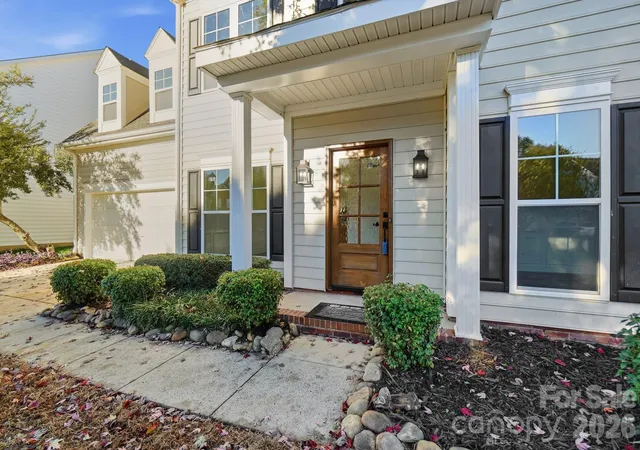 Photo 2 of Single family home for sale at 519 Whitehead Ct, Fort Mill, SC 29708 | MLS# 4434167 | Listing updated on 2026-10-20