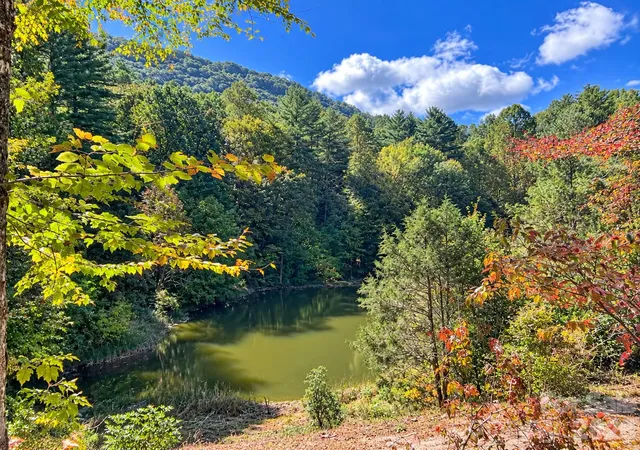 Photo 3 of Single family home for sale at 414 Bear Lake Cir, Whittier, NC 28789 | MLS# 4434169 | Listing updated on 2026-10-15