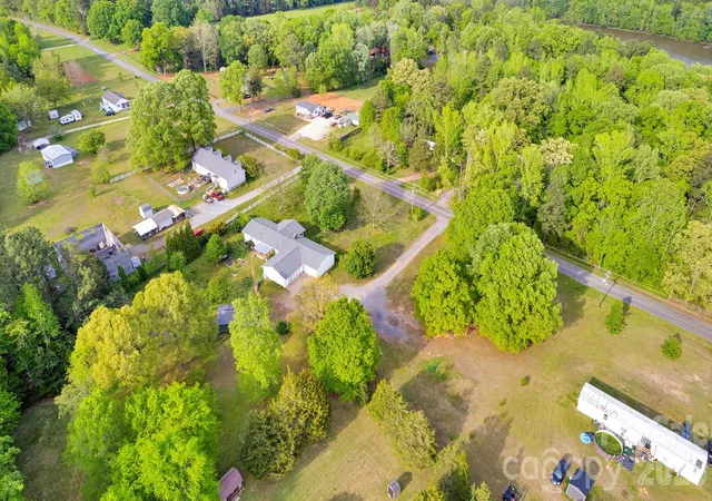 Photo 4 of Single family home for sale at 1260 Russell Rd, Rock Hill, SC 29732 | MLS# 4434171 | Listing updated on 2026-10-16