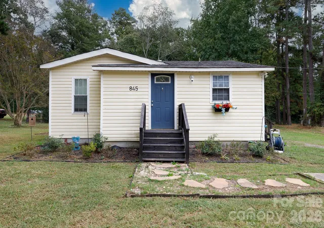 Photo 1 of Single family home for sale at 845 Hollis Lakes Rd, Rock Hill, SC 29732 | MLS# 4434175 | Listing updated on 2026-10-14