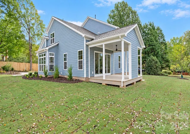 Photo 2 of Single family home for sale at 6918 Alexander Rd, Charlotte, NC 28270 | MLS# 4434180 | Listing updated on 2026-10-16