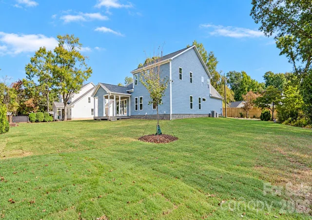 Photo 3 of Single family home for sale at 6918 Alexander Rd, Charlotte, NC 28270 | MLS# 4434180 | Listing updated on 2026-10-16
