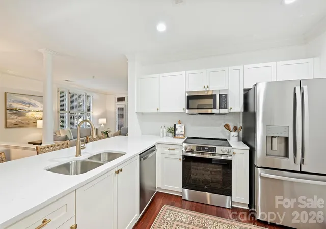 Listing Photo 4 - Condo for sale in building located at 416 Queens Rd, Charlotte, NC 28207 - Unit #1