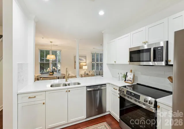 Listing Photo 5 - Condo for sale in building located at 416 Queens Rd, Charlotte, NC 28207 - Unit #1