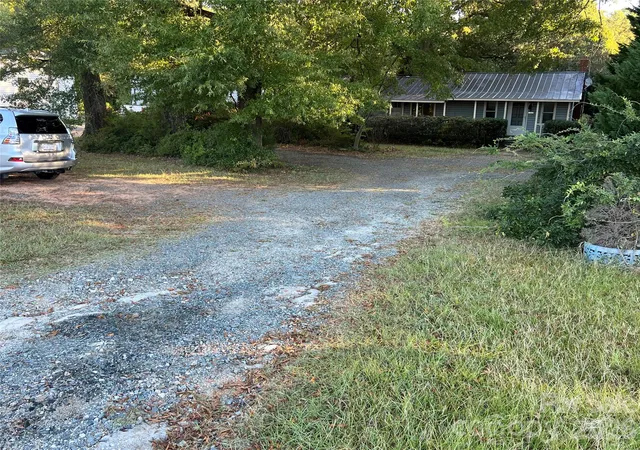 Photo 2 of Single family home for sale at 5000 Wilgrove Mint Hl Rd, Charlotte, NC 28227 | MLS# 4434195 | Listing updated on 2026-10-28
