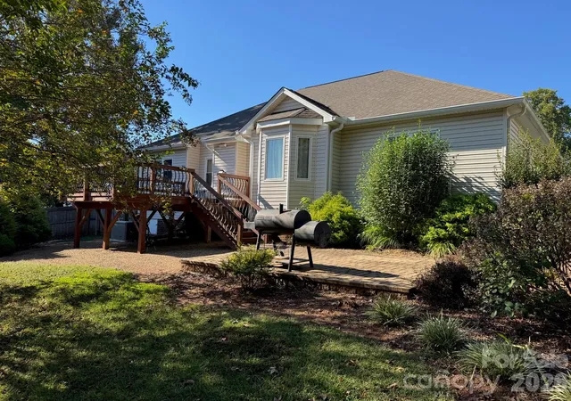 Photo 1 of Single family home for sale at 204 Silver Birch Ln, Mount Holly, NC 28120 | MLS# 4434202 | Listing updated on 2026-10-20