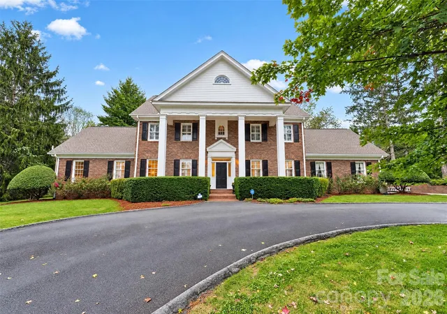 Photo 1 of Single family home for sale at 2715 Brevard Rd, Hendersonville, NC 28791 | MLS# 4434218 | Listing updated on 2026-10-16