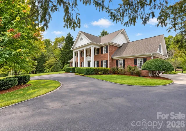 Photo 3 of Single family home for sale at 2715 Brevard Rd, Hendersonville, NC 28791 | MLS# 4434218 | Listing updated on 2026-10-16