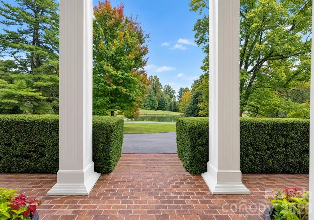 Photo 4 of Single family home for sale at 2715 Brevard Rd, Hendersonville, NC 28791 | MLS# 4434218 | Listing updated on 2026-10-16