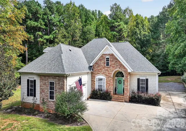 Photo 1 of Single family home for sale at 122 Maple View Dr, Troutman, NC 28166 | MLS# 4434232 | Listing updated on 2026-10-14