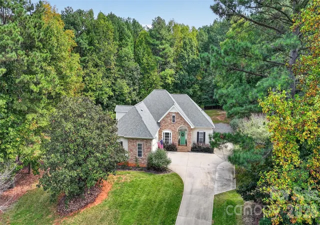 Photo 2 of Single family home for sale at 122 Maple View Dr, Troutman, NC 28166 | MLS# 4434232 | Listing updated on 2026-10-14