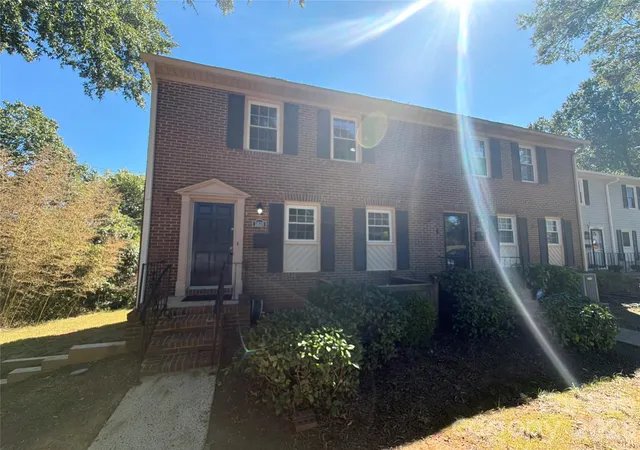 Townhouse for sale at 1810 Sabrina Ct, Charlotte, NC 28210 | MLS# 4434248